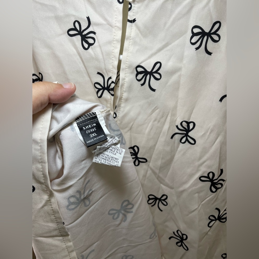 ✨SHEIN Bow Blouse Size 3X #A1 - Picture 6 of 6